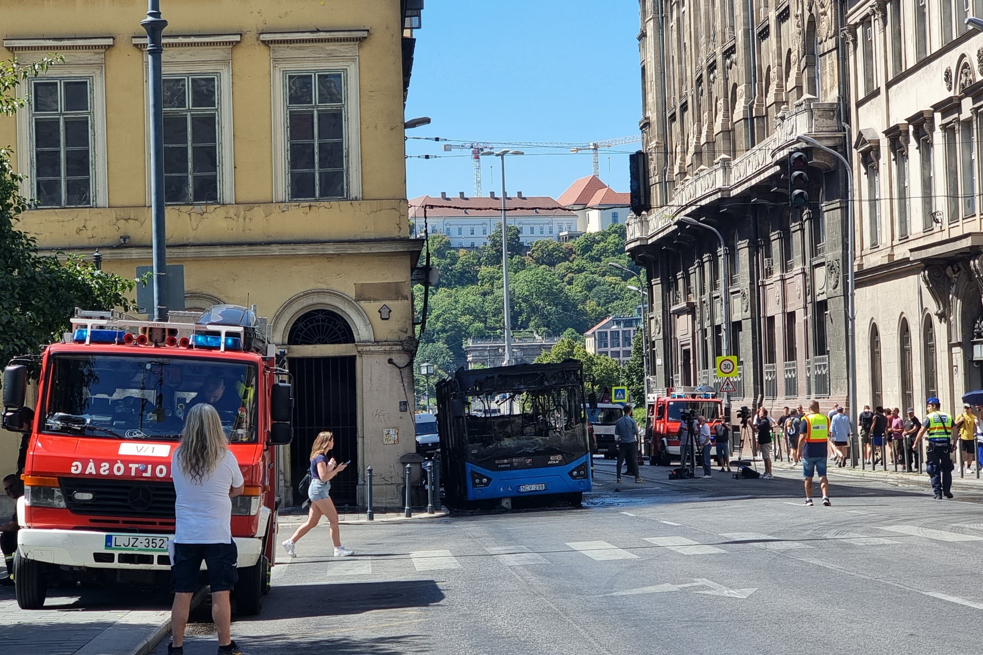 Ismét lángra kapott egy busz Budapesten