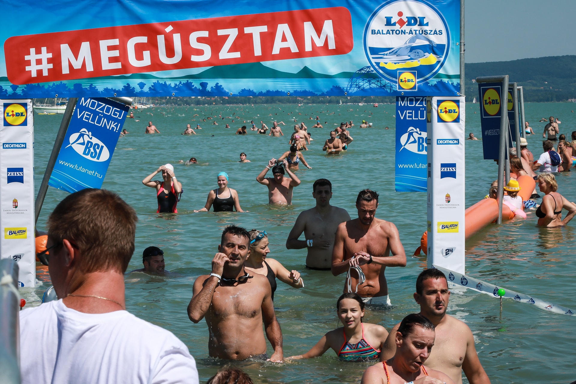 Betelt a 44. LIDL Balaton-átúszás klasszikus távja!
