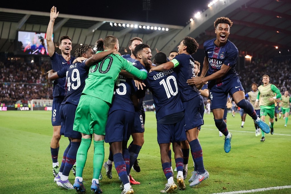 Kiénekelte a Tottenham szájából a sajtot a PSG