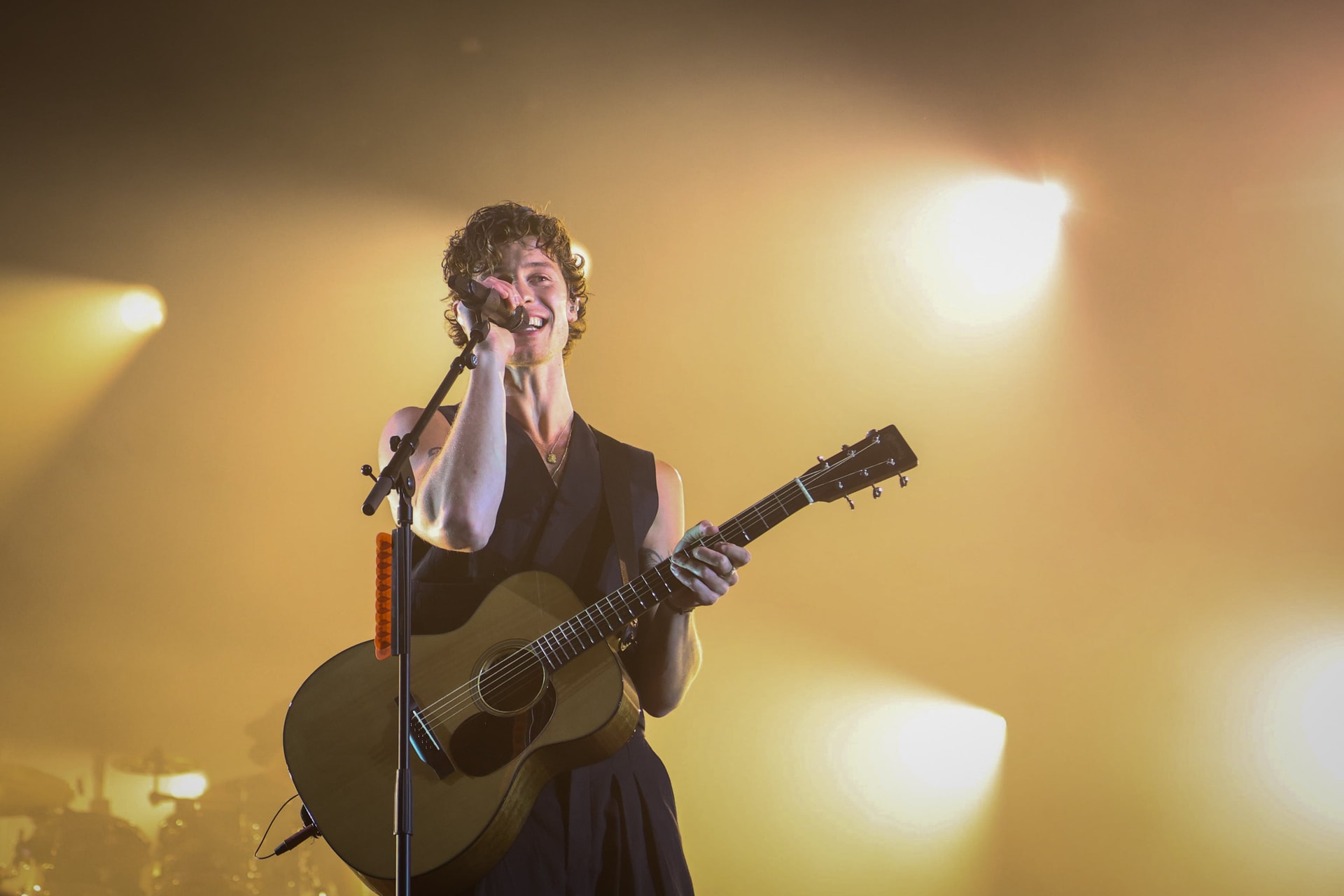 Shawn Mendes Etyeken ünnepelte születésnapját