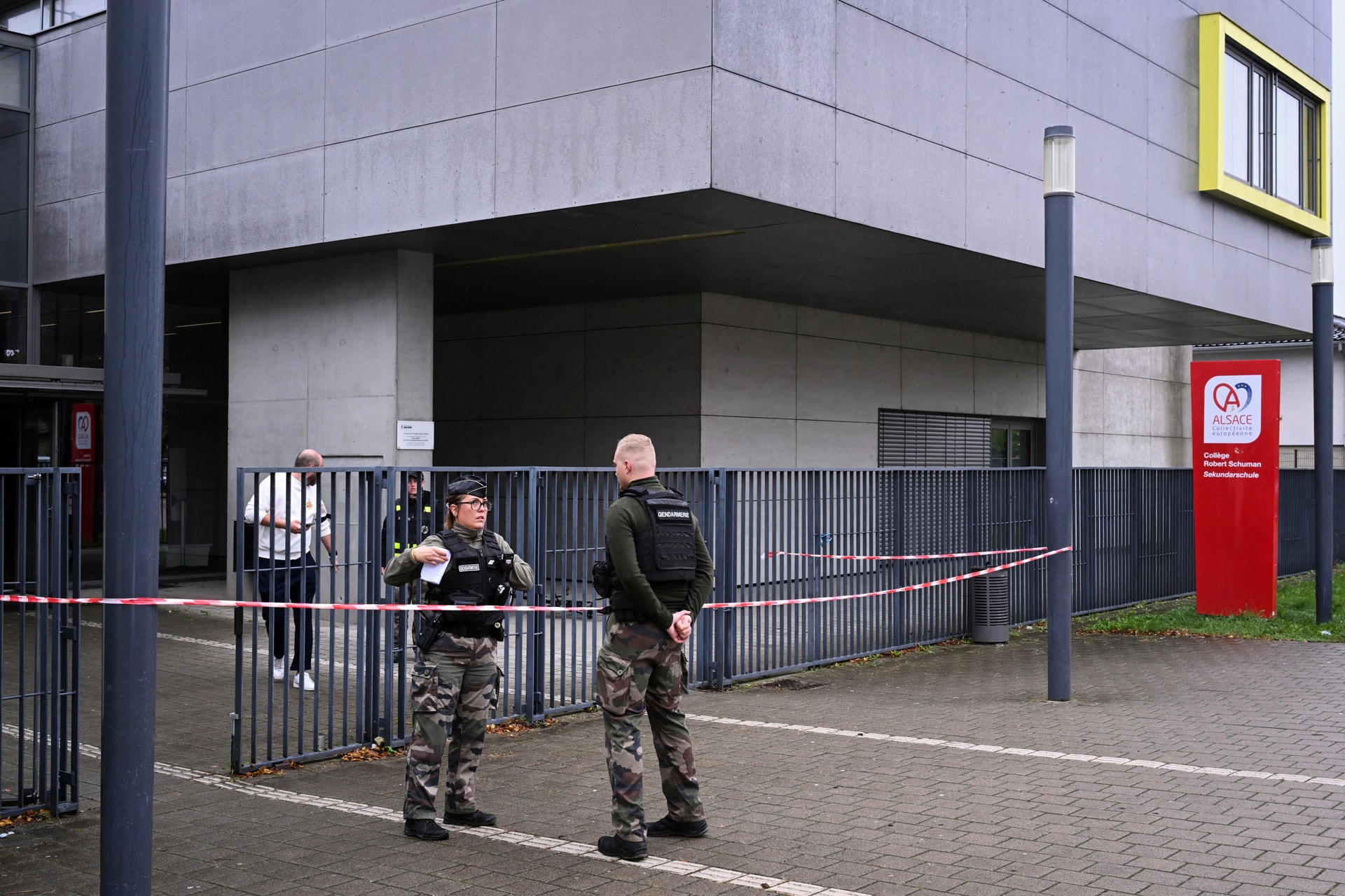 Késsel támadt tanárára egy francia diák