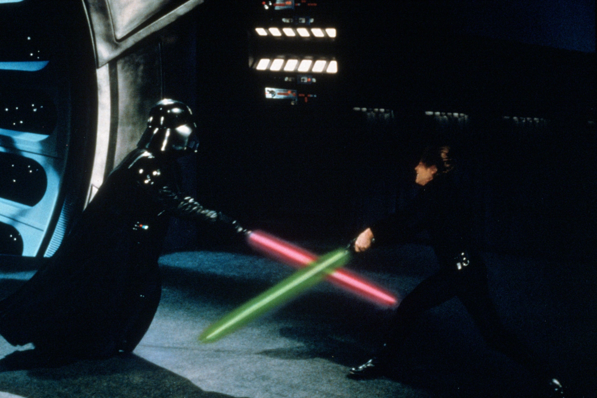Elképesztő összeget fizettek Darth Vader fénykardjáért
