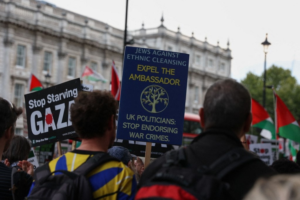 Hatalmas londoni tüntetések törtek ki