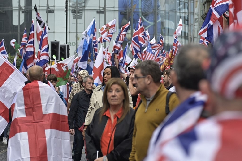 Tízezrével távoznak az EU-állampolgárok Nagy-Britanniából