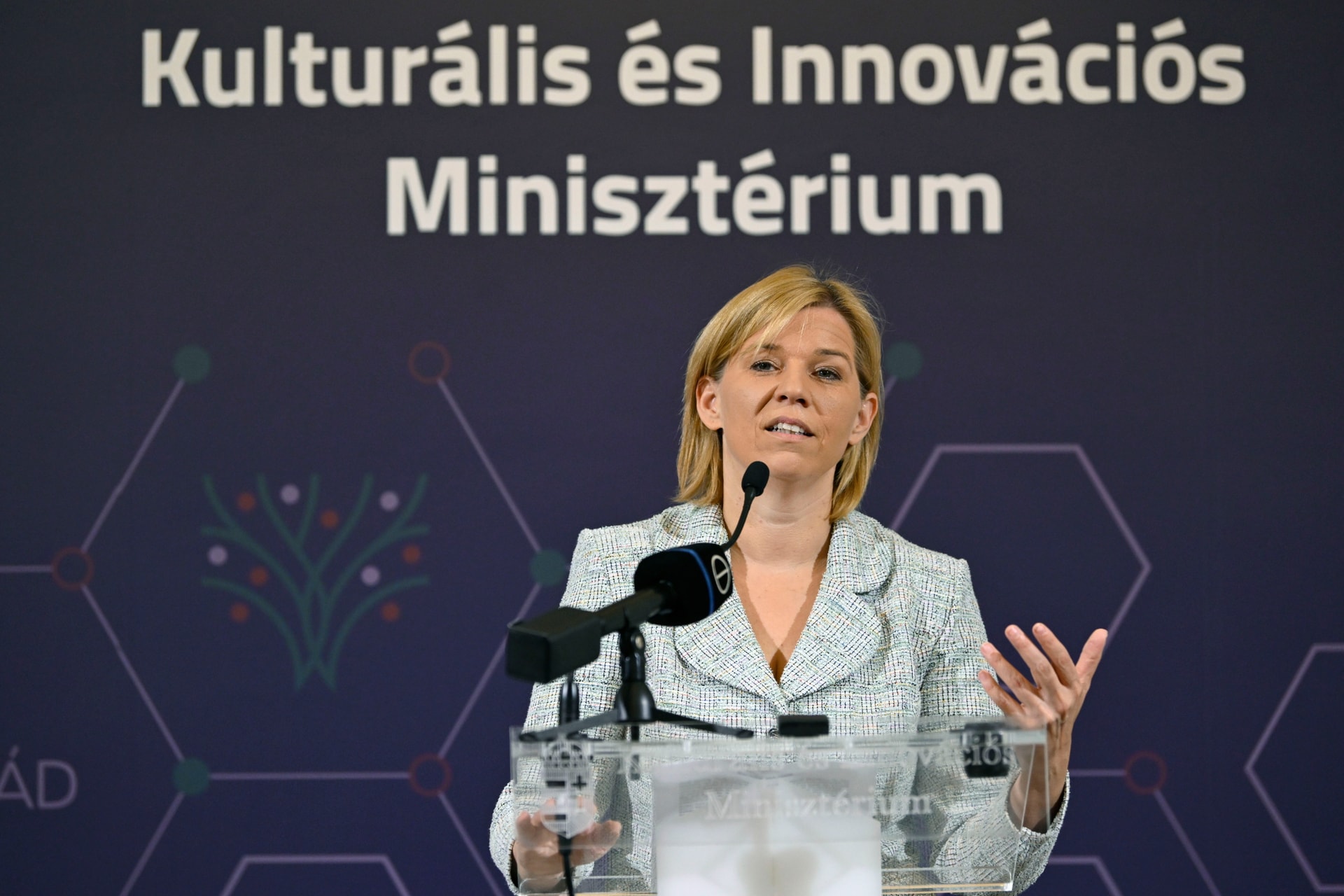 Országos roadshow indul a fiatal vállalkozókért
