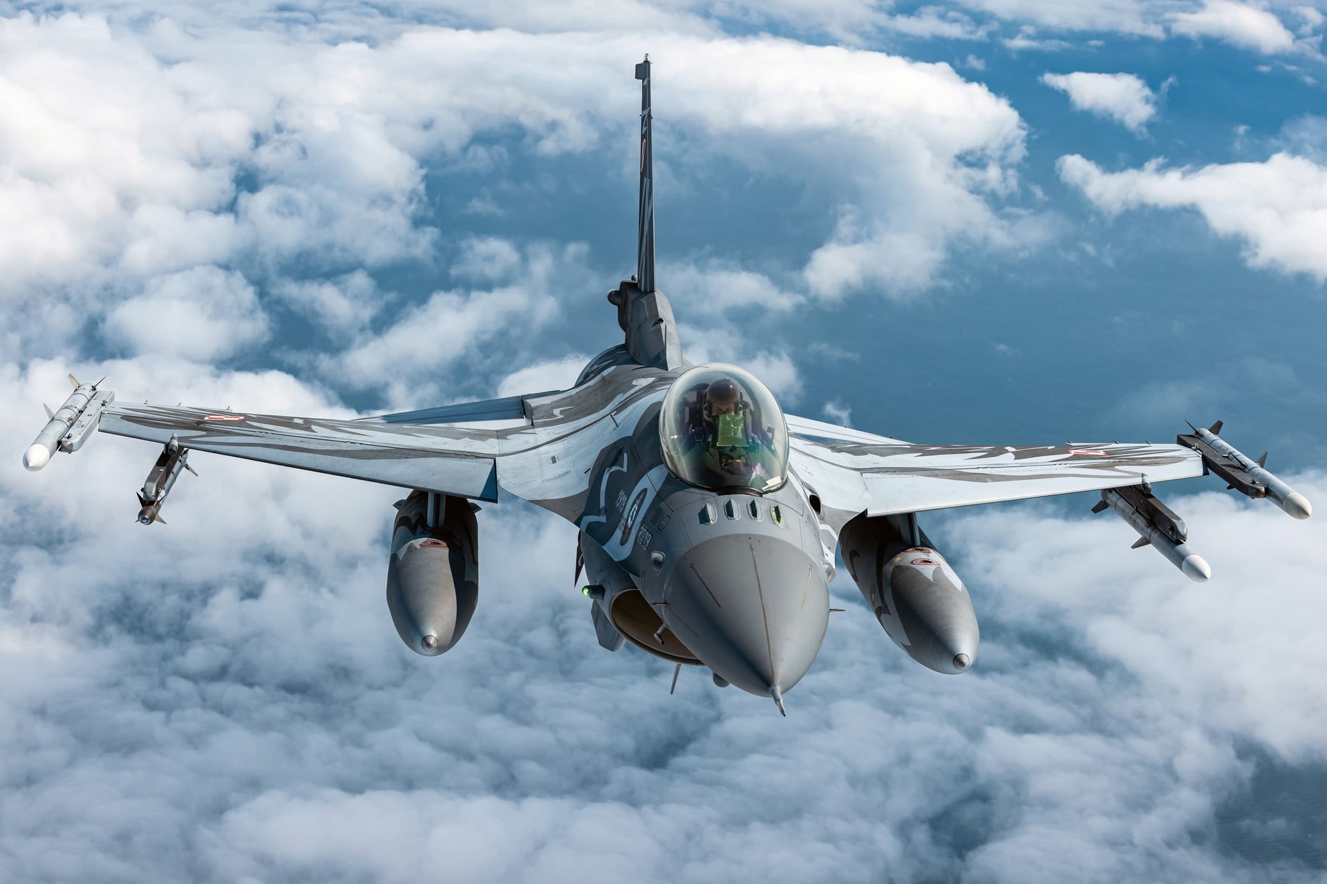 Lezuhant egy F16-os harci repülőgép
