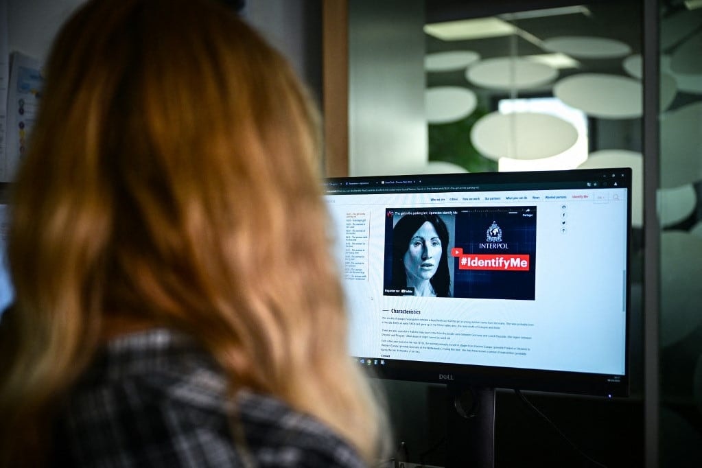 Nem adta föl az Interpol