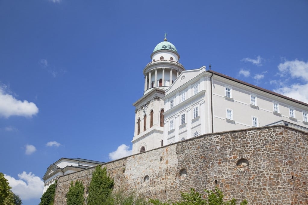 Békességet sugároz Pannonhalma