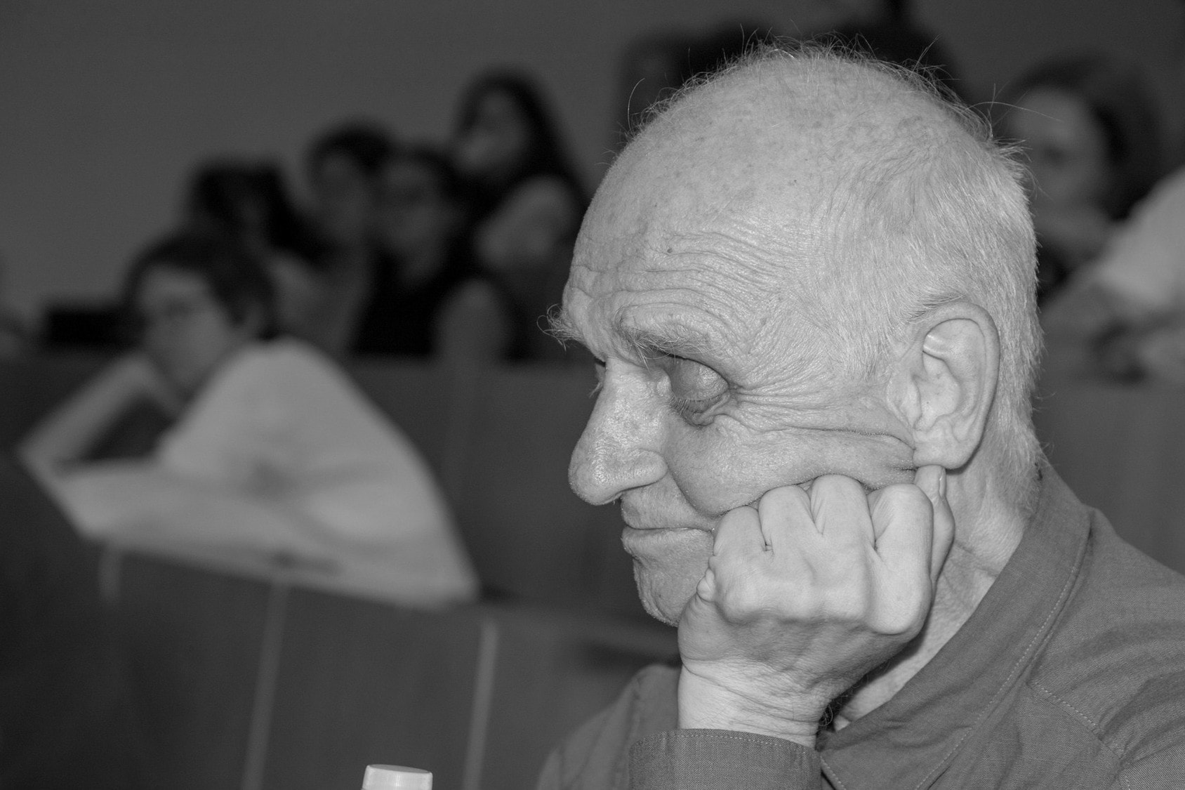 Elhunyt György Péter esztéta