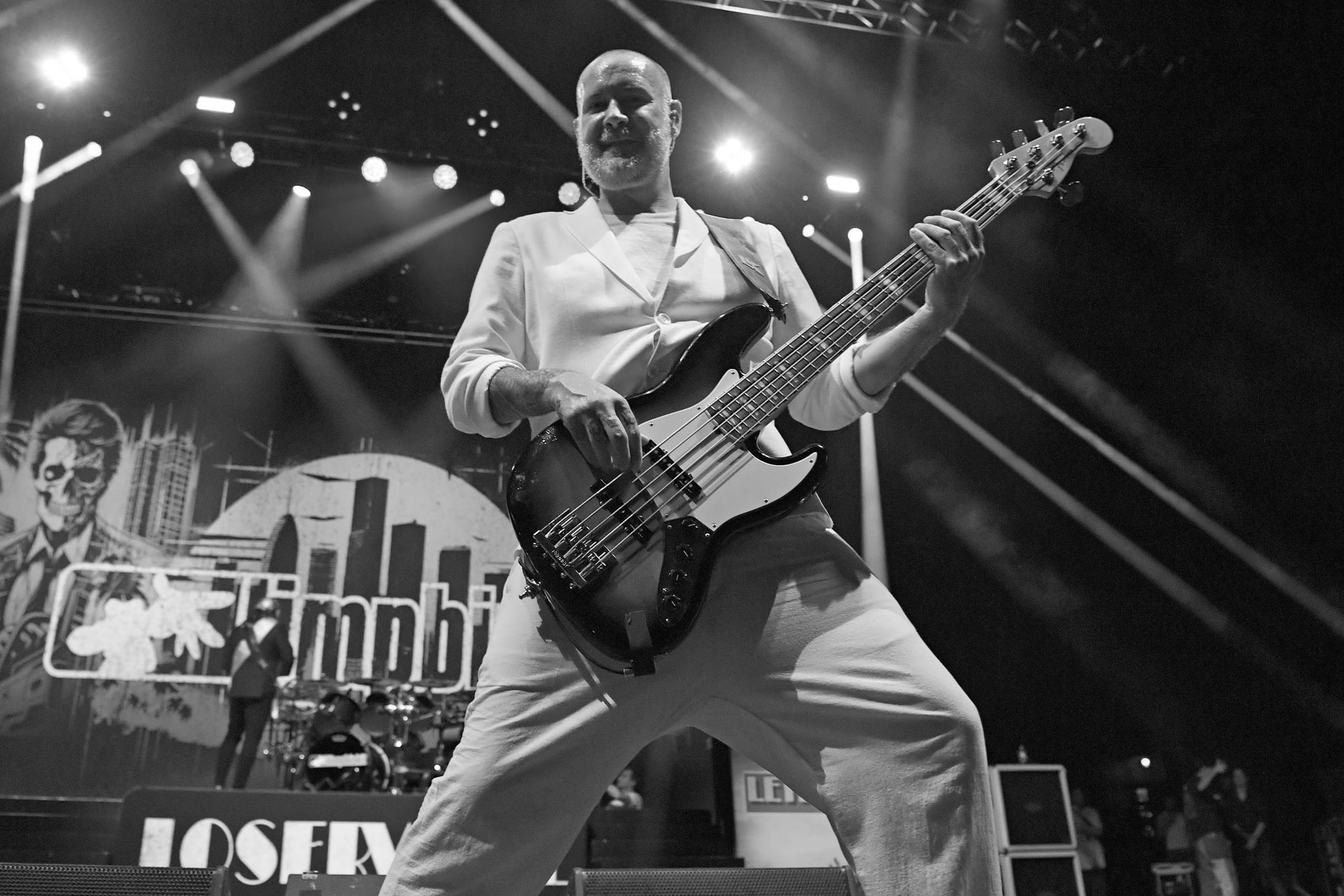 Meghalt a legendás basszusgitáros