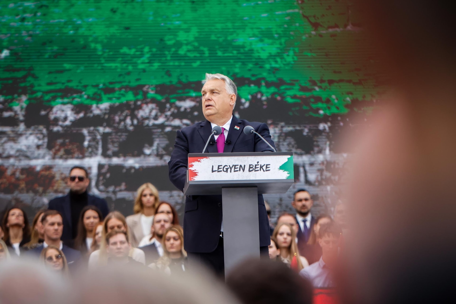 Brüsszel úgy döntött, háborúba megy, mi békét akarunk