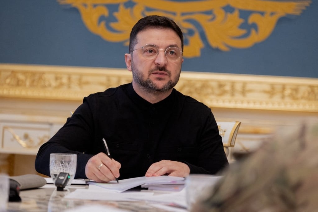 Zelenszkij nagy hatótávolságú fegyverektől várja a békét