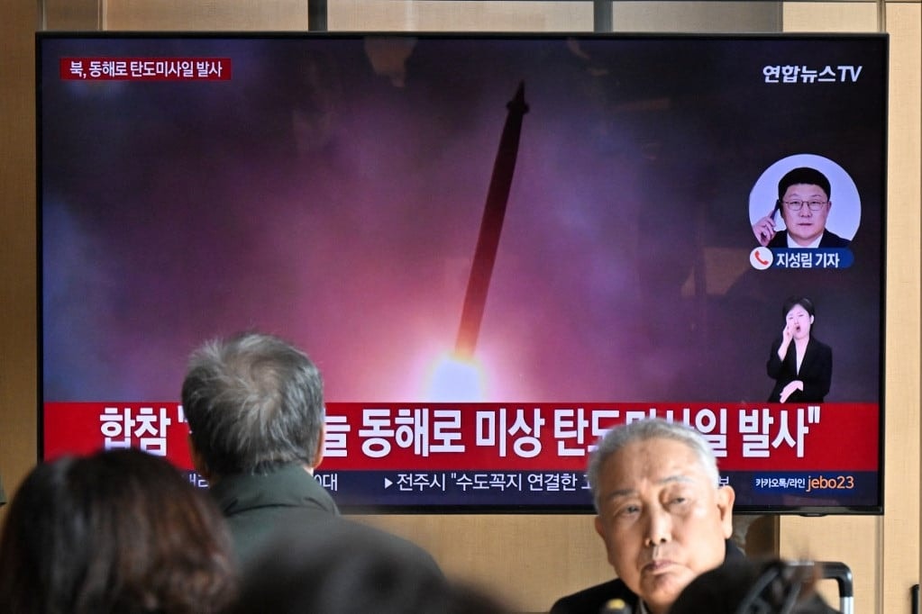 Ismét ballisztikus rakétákat indított Észak-Korea