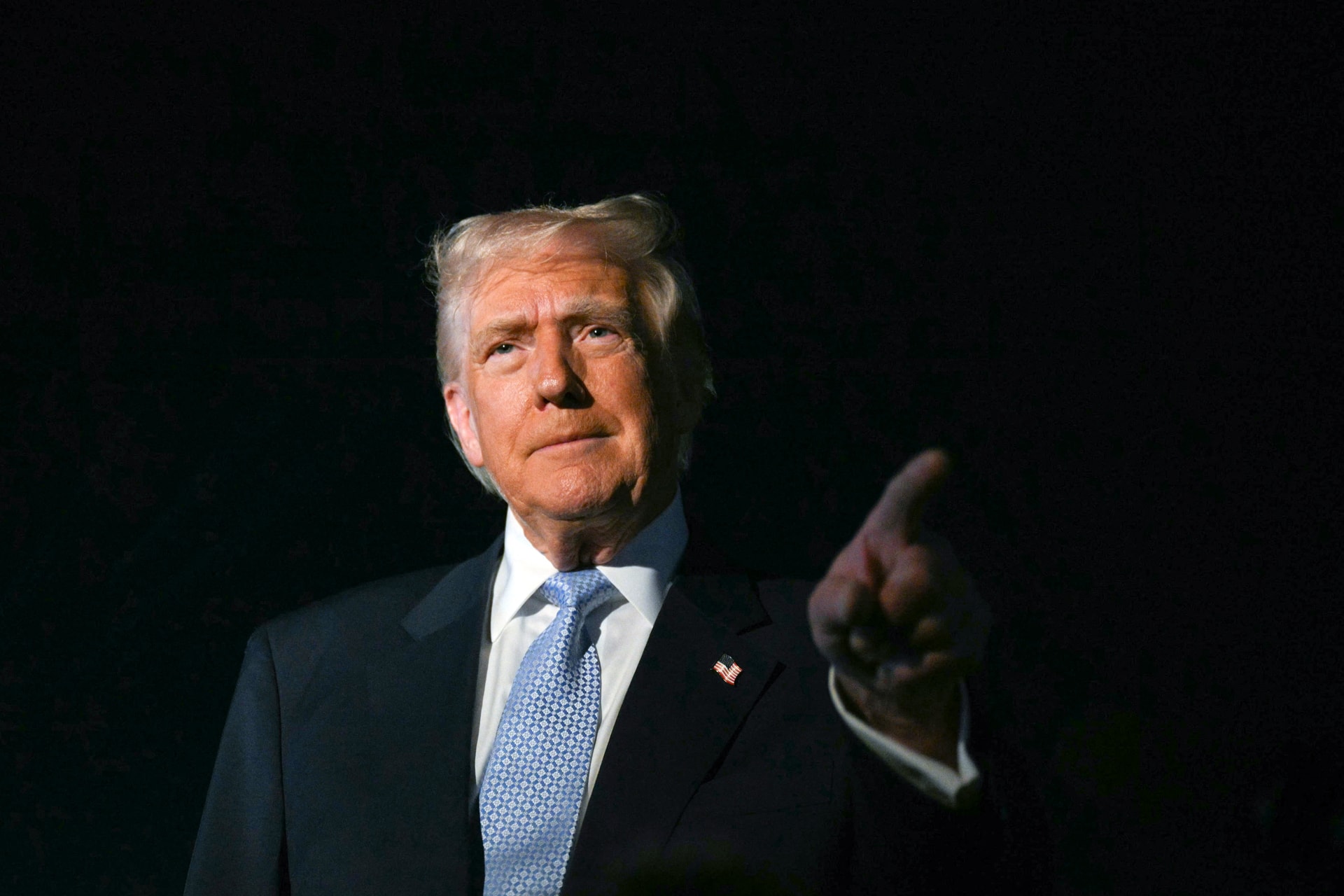 Az ukrajnai terv minden változtatását személyesen Trump fogja végrehajtani