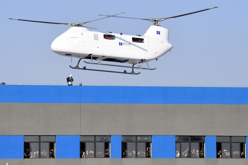Kína bemutatta új, egytonnás pilóta nélküli helikopterét