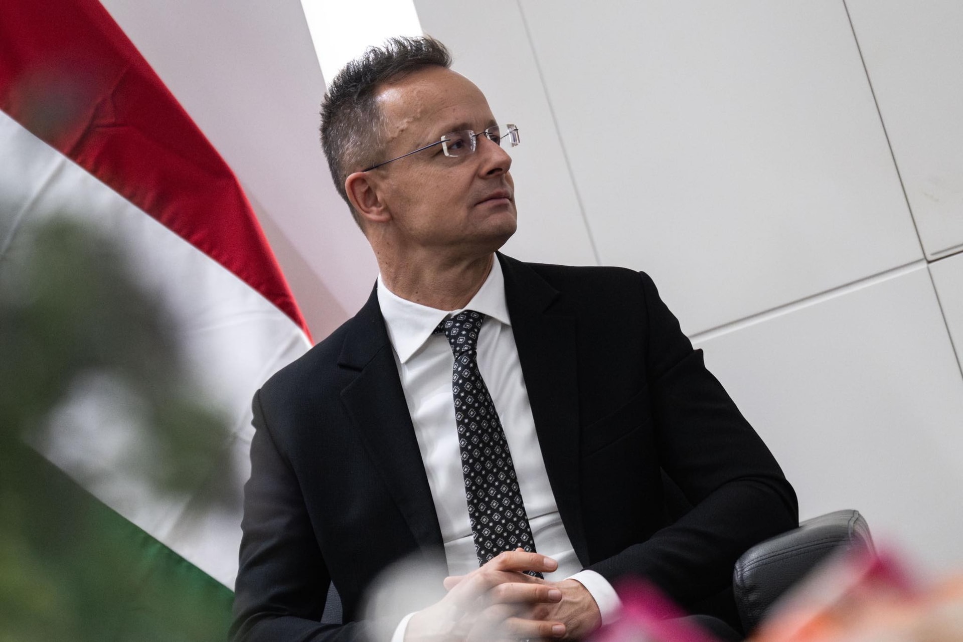 Nem engedték leszállni Szijjártó repülőgépét