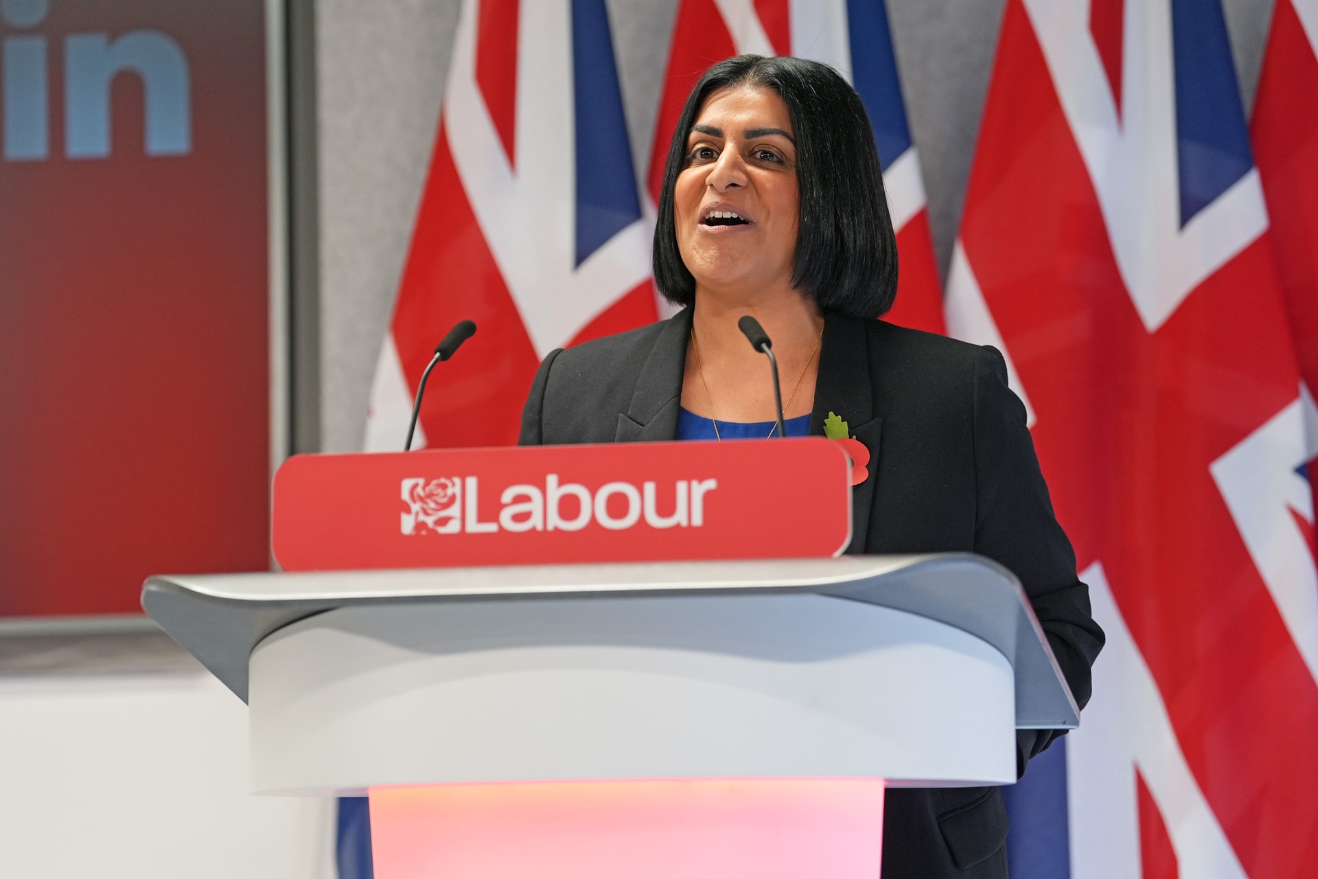 A brit kormány drasztikusan szigorítani akarja a menekültügyi szabályokat