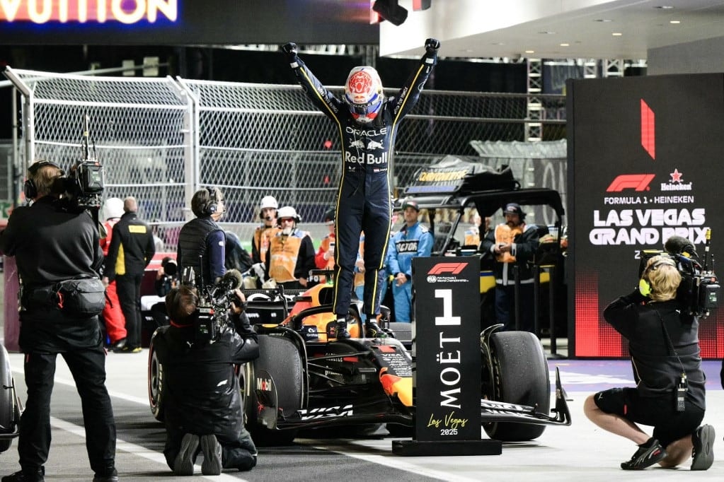 Tükörsimán győzött Verstappen