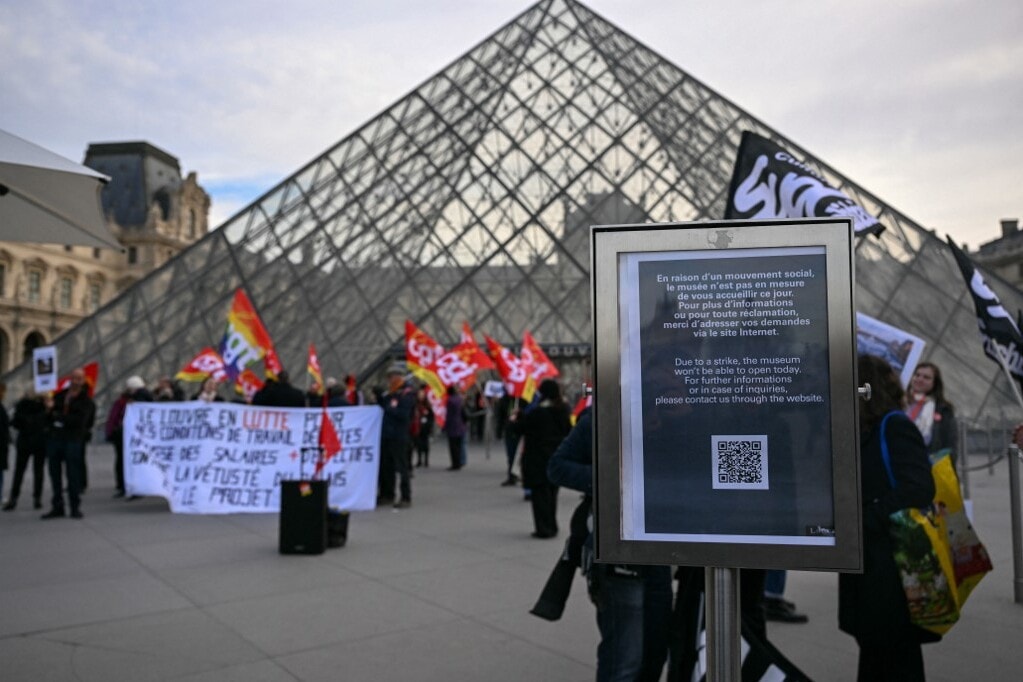 Sztrájk tombol a Louvre kapui előtt