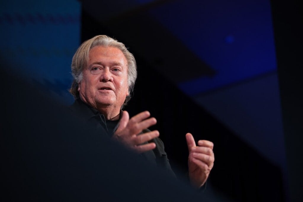 Váltás Washingtonban? Bannon szerint csak így lehet „valódi békét” elérni
