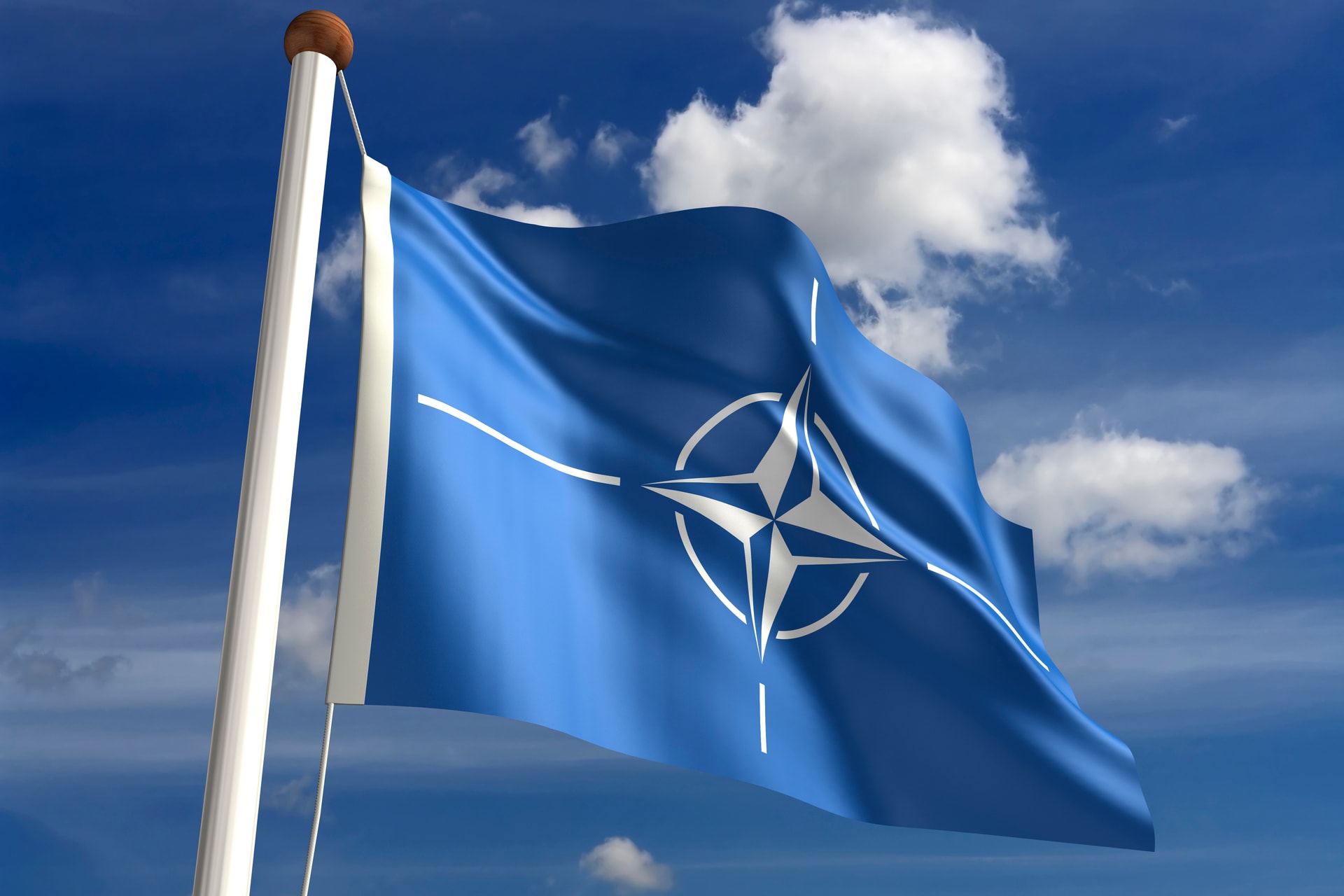 A NATO elismerte, hogy támogatni kell Trump ukrajnai béketervét