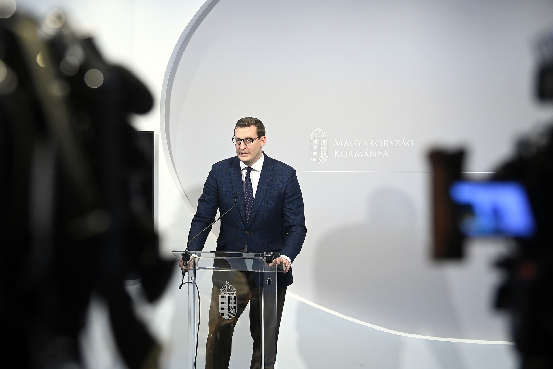 Száz nap alatt már 15 ezer Otthon Start programos hitelt folyósítottak