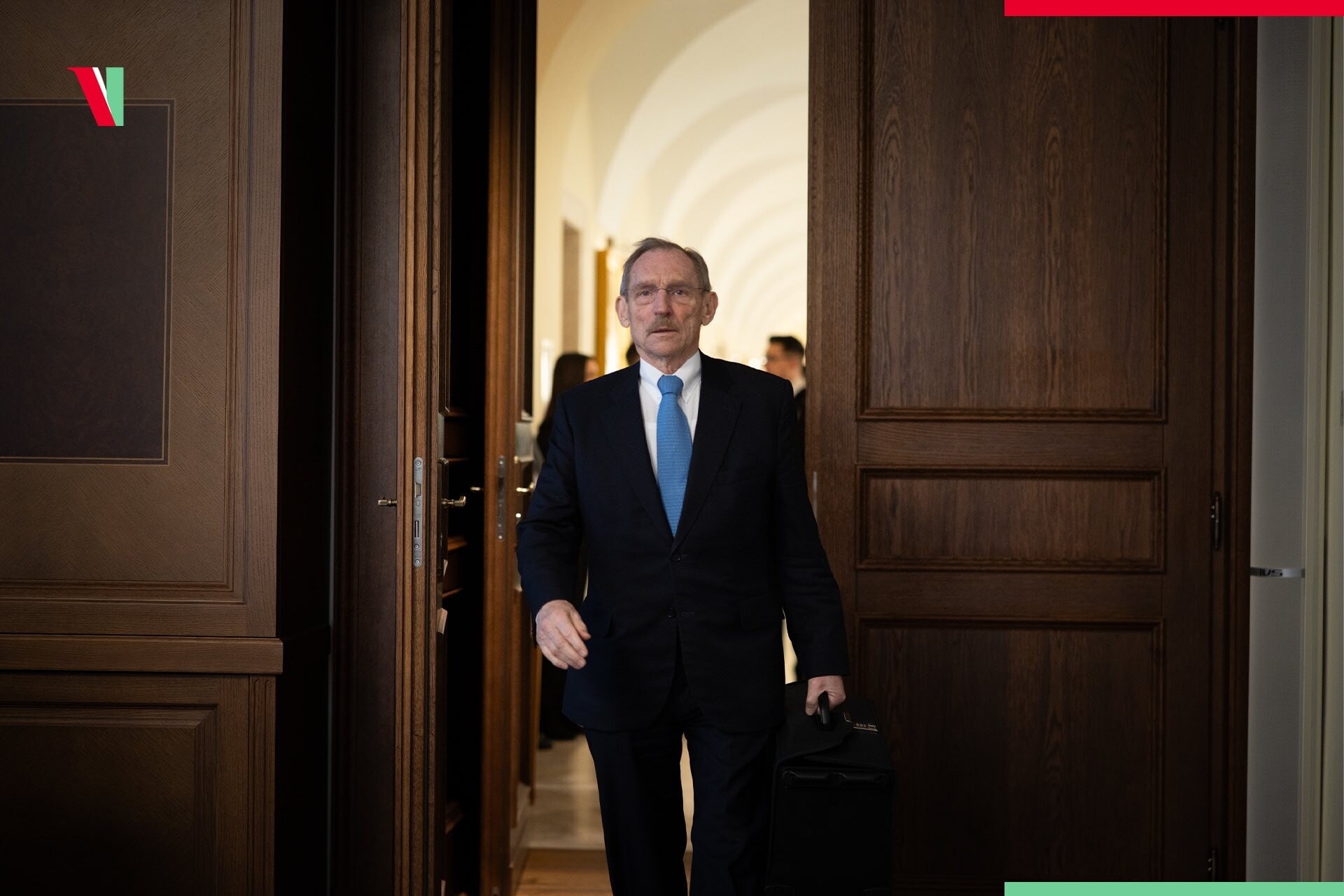 Csalók élnek vissza Pintér Sándor nevével
