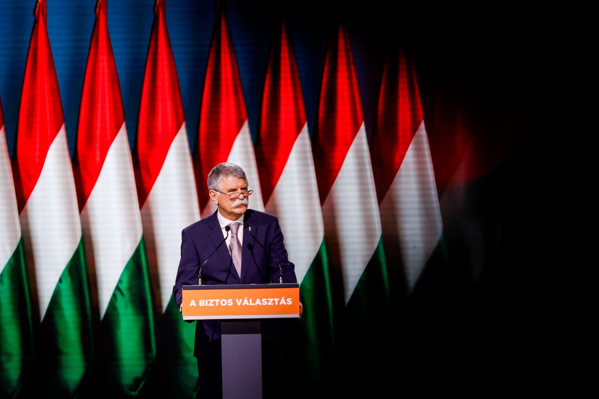  Aki felvette az állampolgárságot, felelős a magyar államért