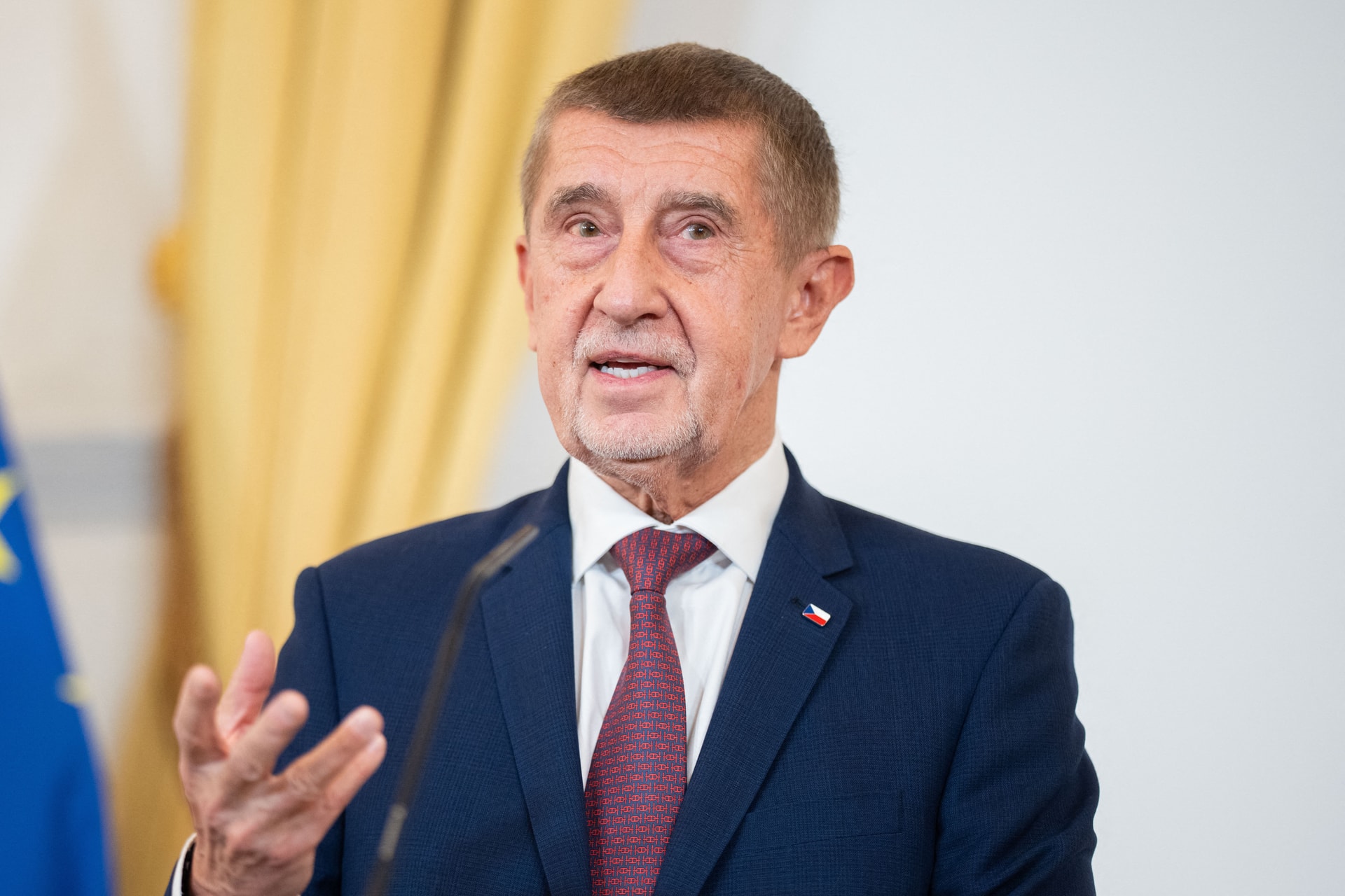 Andrej Babis  támogatásáról biztosította Orbán Viktort