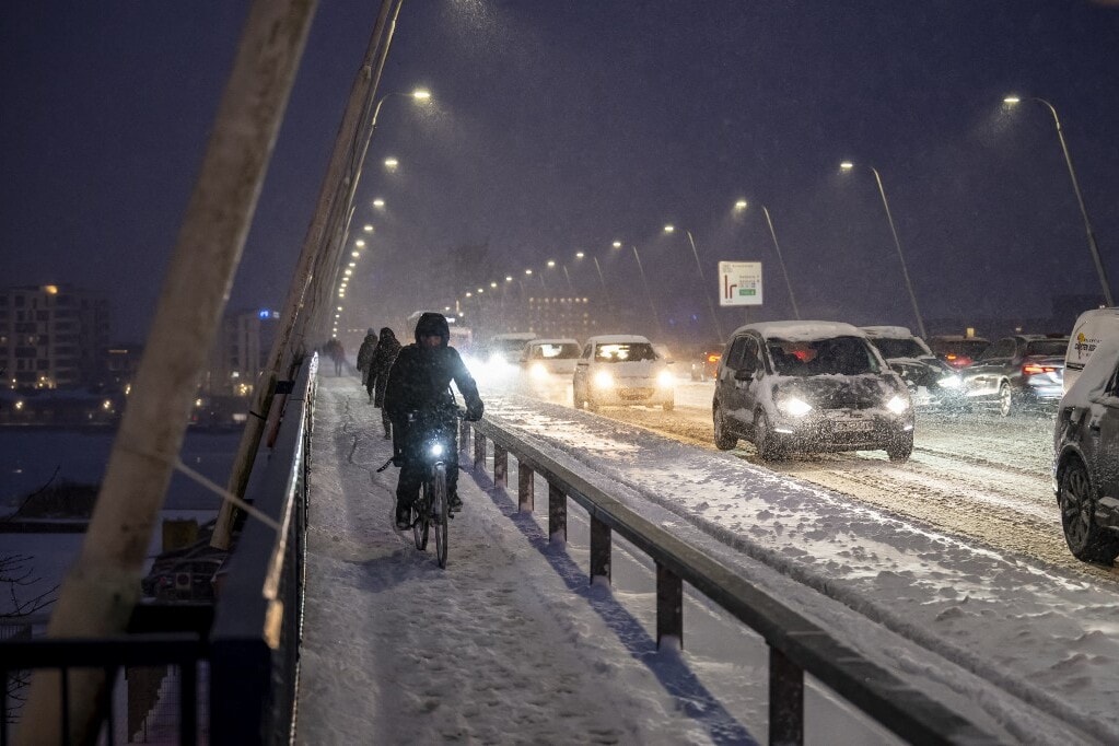 Heves hóesés bénította meg Dániát