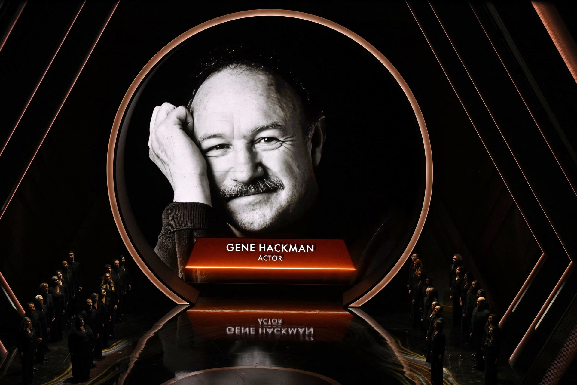 Gene Hackman sírhelyét csak egy kagylóhéj jelzi