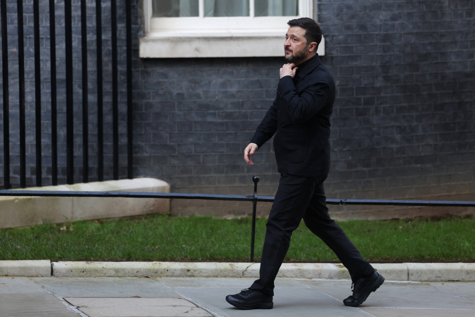 London elhagyta Zelenszkijt? Így érkezett meg a kijevi vezető
