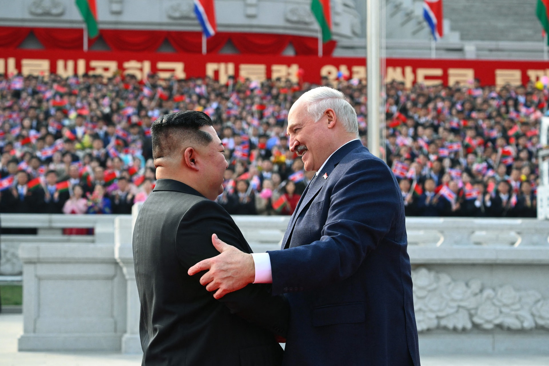 Együttműködésről állapodott meg a fehérorosz és az észak-koreai vezető