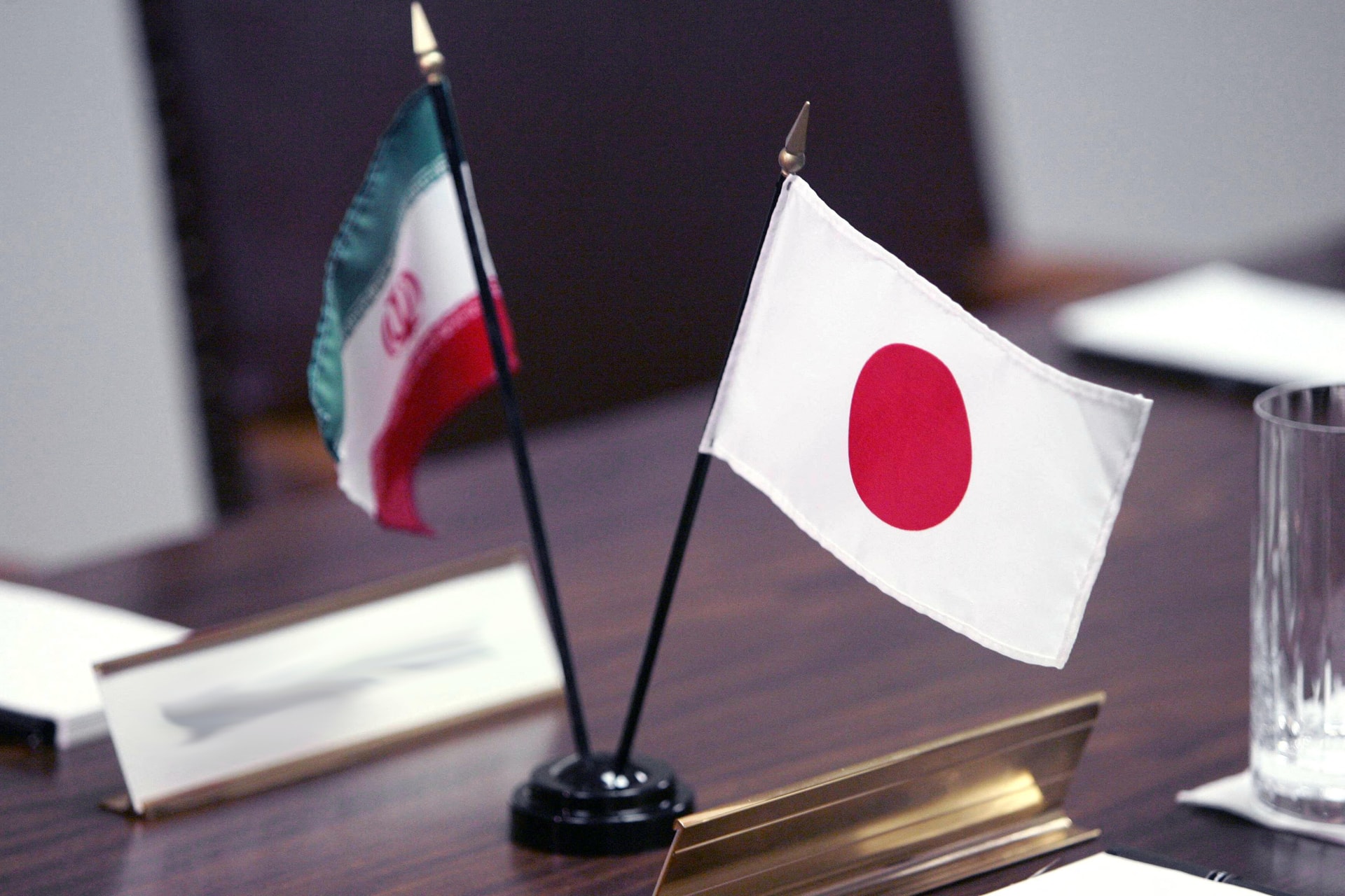 Irán most Japánnal kötözködik?