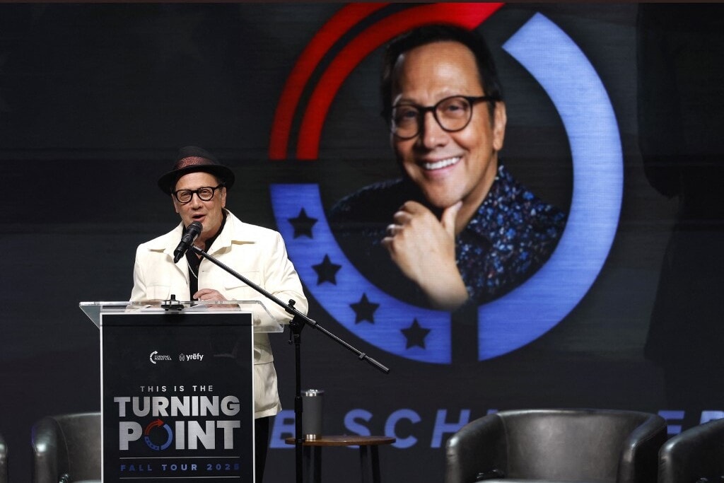Rob Schneider üzent Orbán Viktornak
