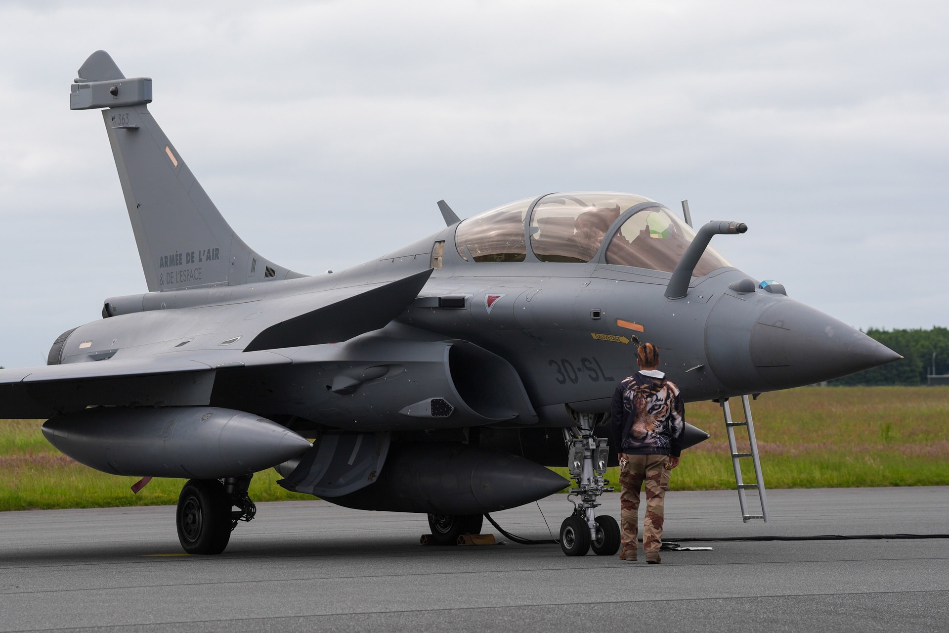 Ukrajna 300 Gripen és Rafale harci repülőgép vásárlását készíti elő