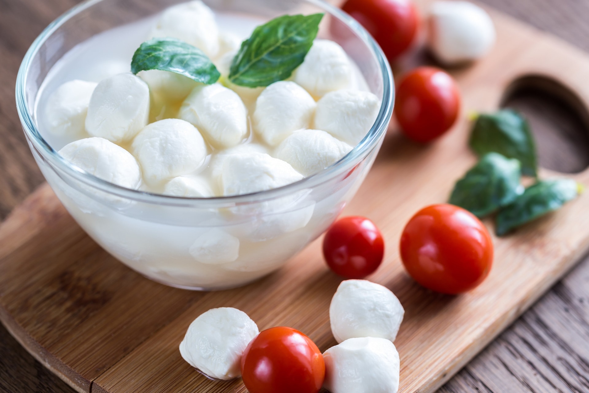 Hogyan használjuk fel a mozzarella vizét a pizzatésztához