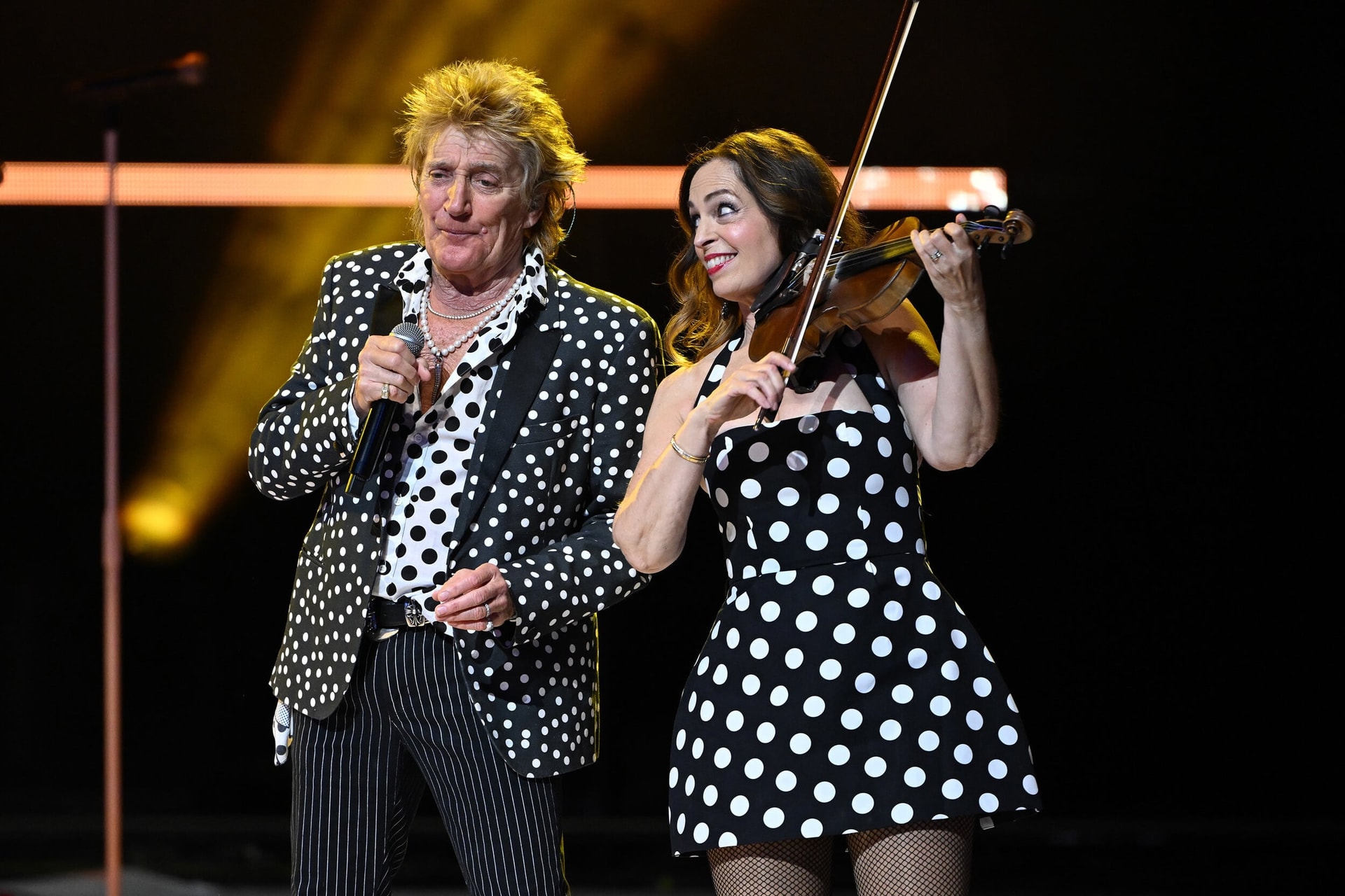 Rod Stewart kétéves unokájával lépett színpadra