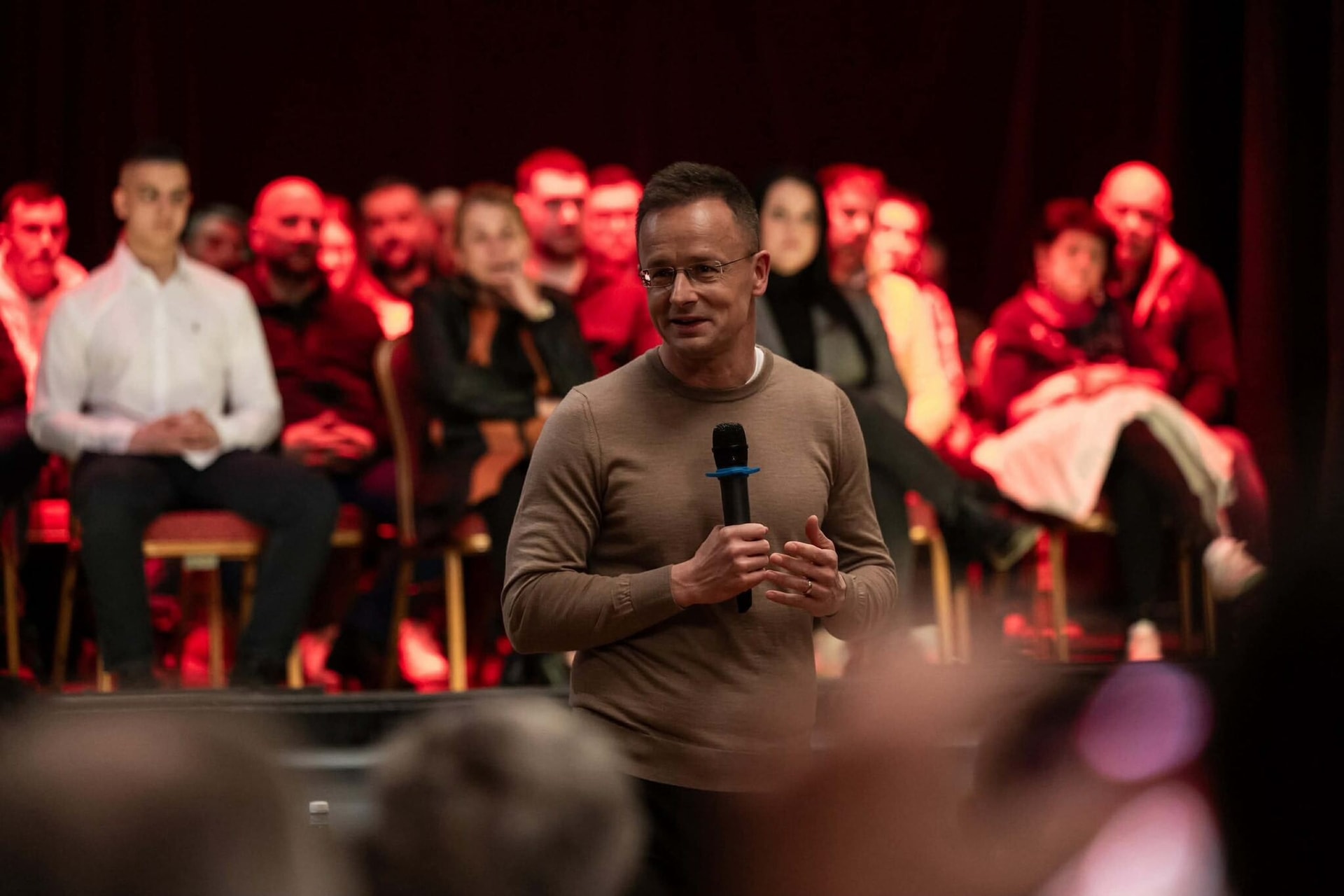 Szijjártó Péter: A választás után is harcolni kell az olcsó orosz kőolajért
