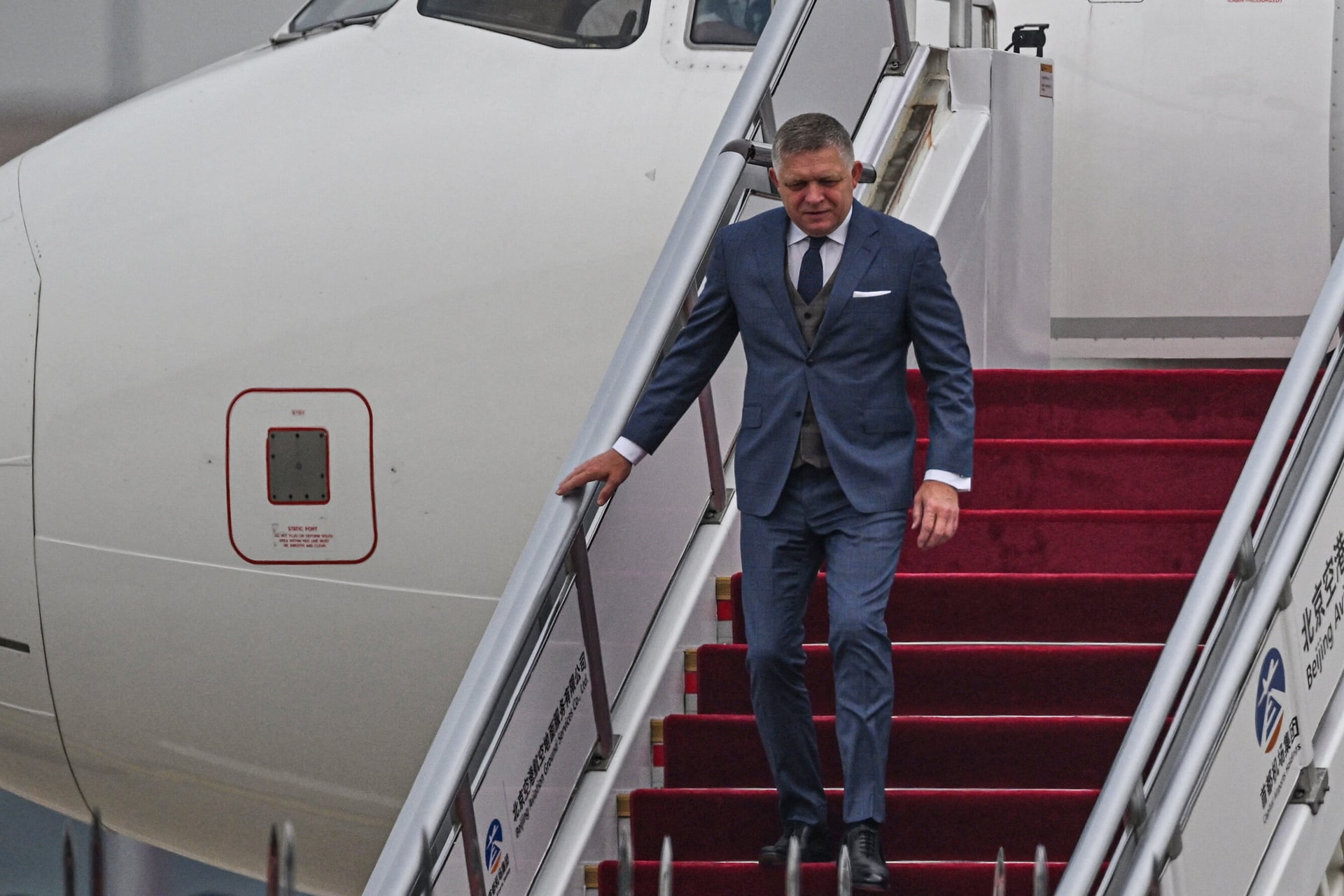 Kerülnie kell Robert Fico repülőgépének
