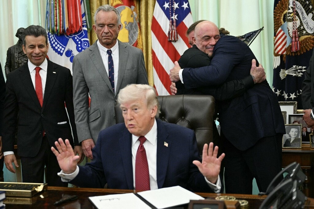Donald Trump megerősítette, hogy Irán ismét megpróbálta lezárni a Hormuzi-szorost