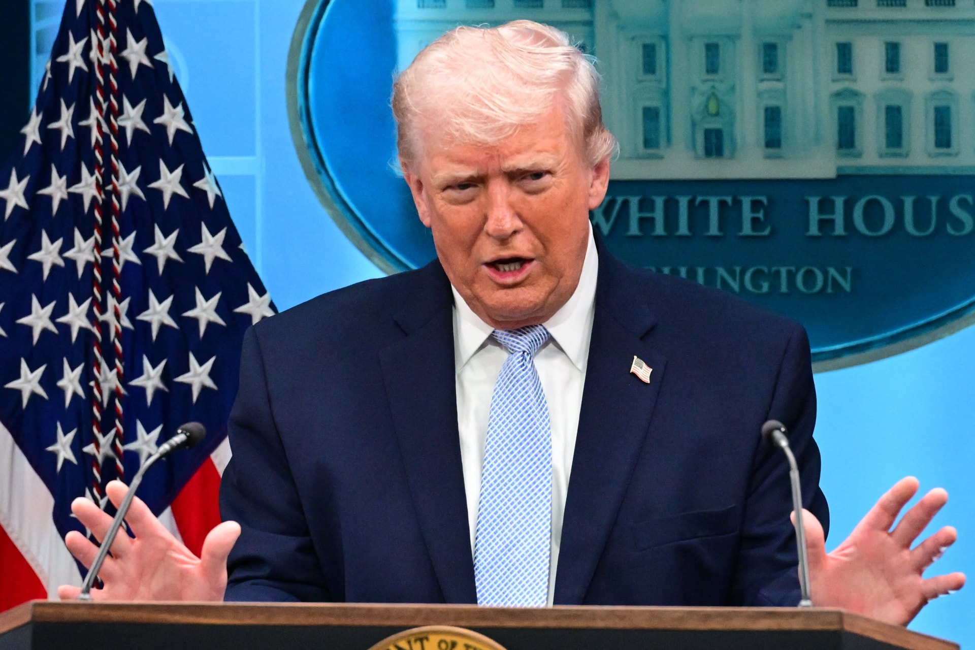 Trump kiabált a NATO főtitkárával