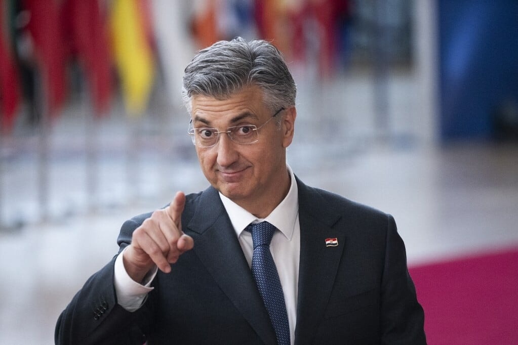 Baleset érte a horvát kormányfő szolgálati konvoját