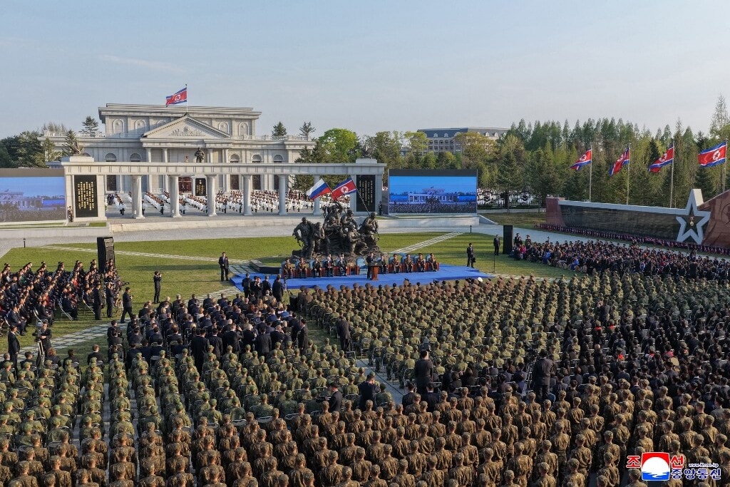 Emlékművet kaptak az Ukrajnában elesett észak-koreai katonák