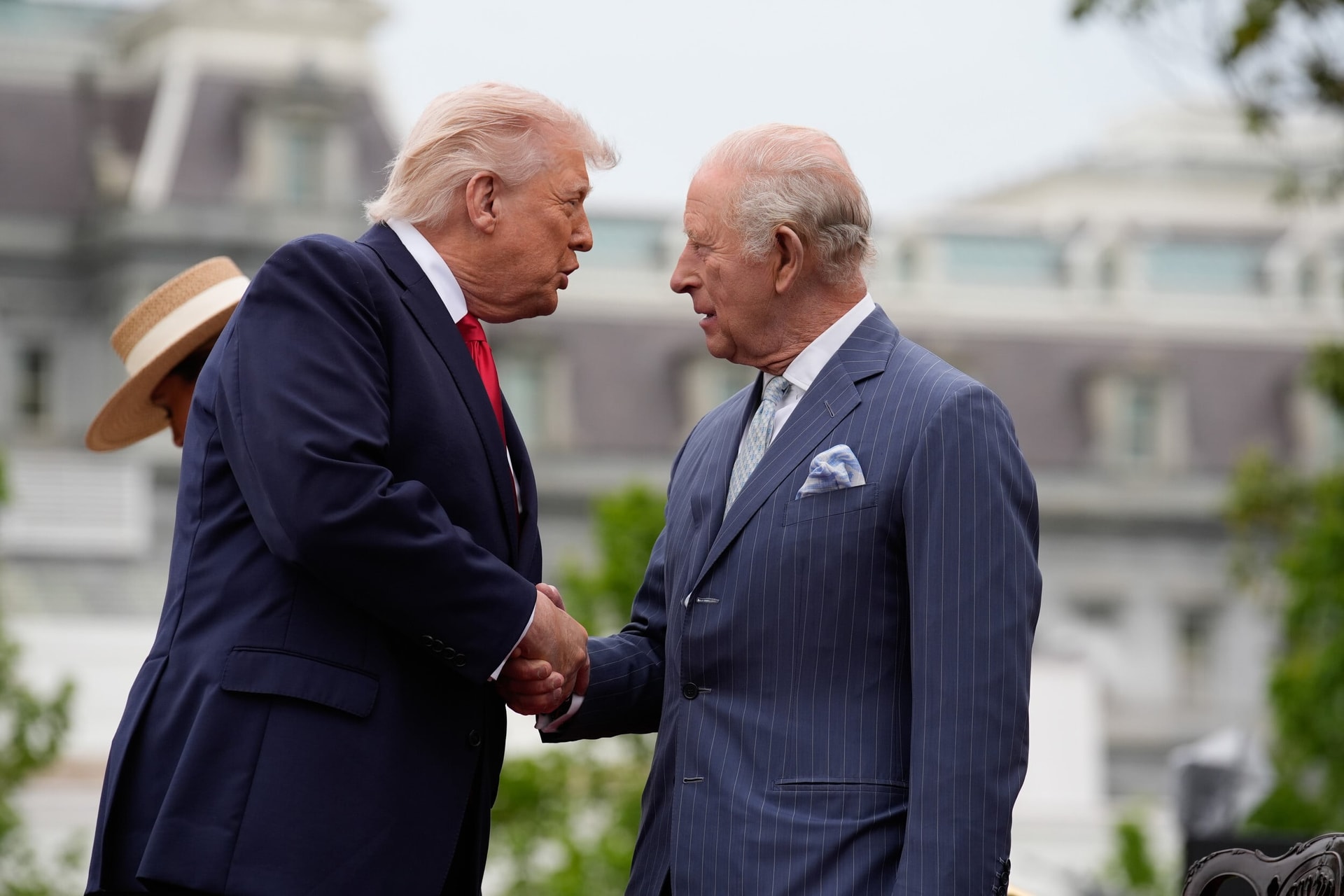 Donald Trump és III. Károly király rokoni kapcsolatban állnak