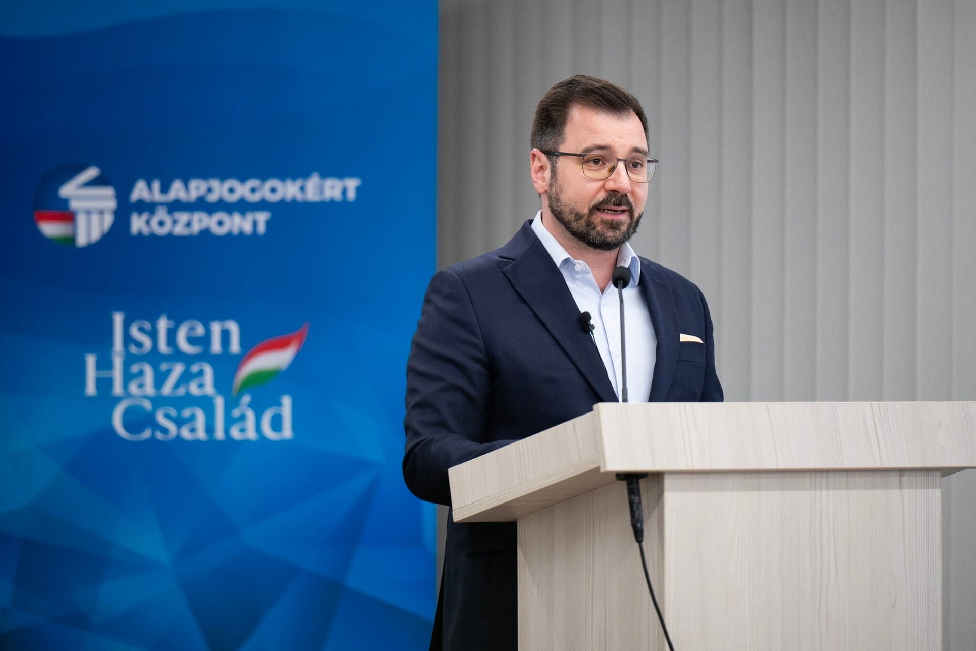Szánthó Miklós: április 12-én arról döntünk, a magunk urai akarunk-e maradni