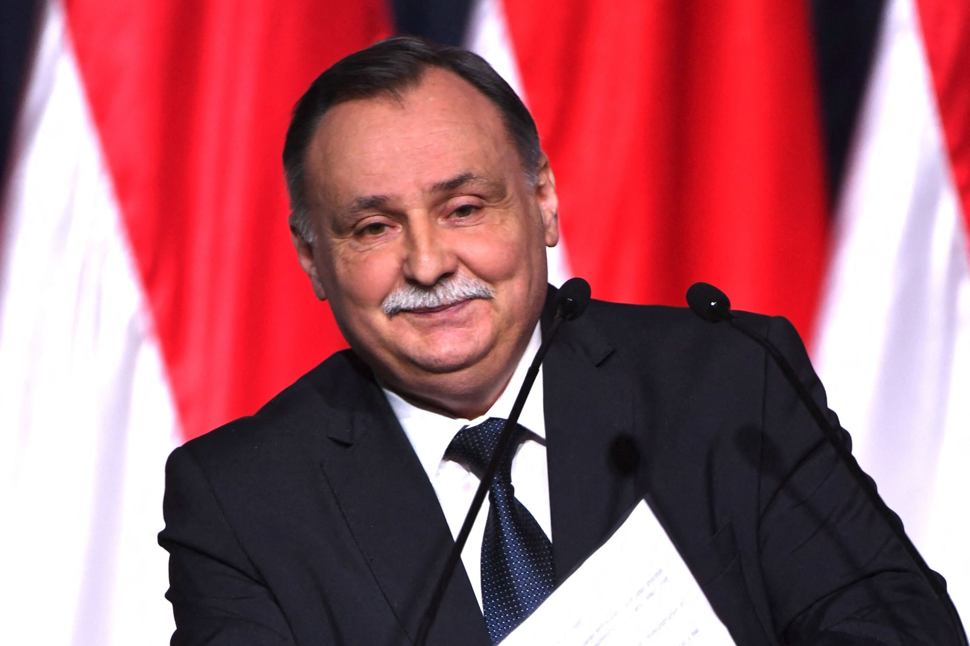 Magyar Péter felkérte az ország élő környezetért felelős miniszterét