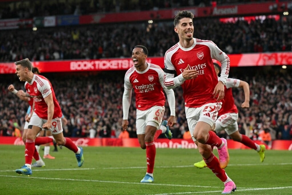 Huszonkét év szünet után újra bajnok az Arsenal + Videó