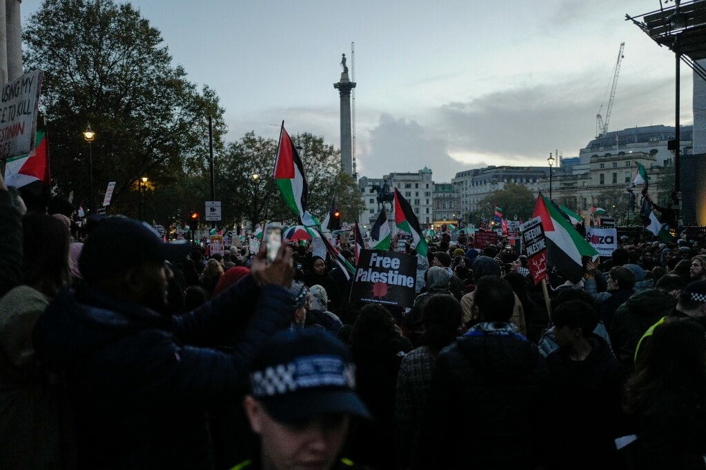 Palesztinpárti tömegtüntetések kezdődtek Londonban