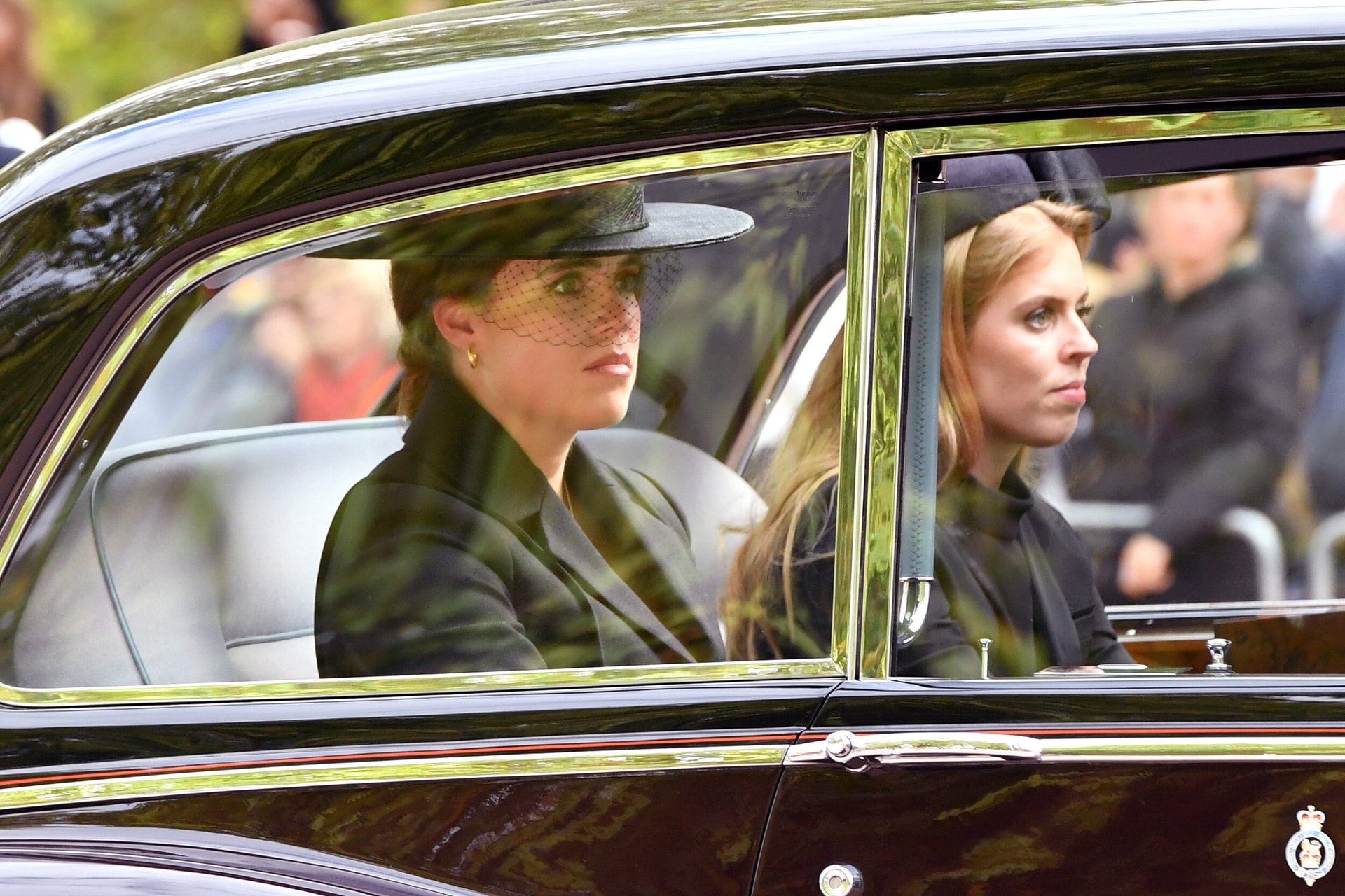 Eugenie és Beatrice ünneplik a visszatérésüket